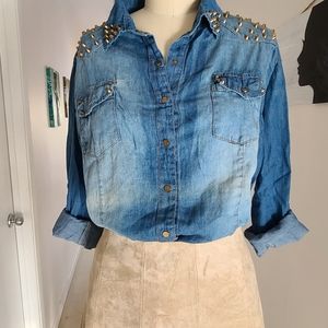 Light snap button shirt with studs